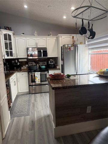 15823 SW 82nd Street, Miami, FL 33193