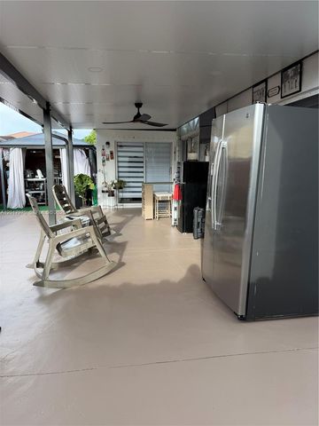 15823 SW 82nd Street, Miami, FL 33193