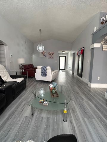 15823 SW 82nd Street, Miami, FL 33193