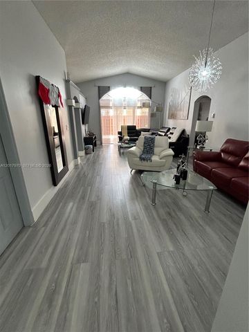 15823 SW 82nd Street, Miami, FL 33193
