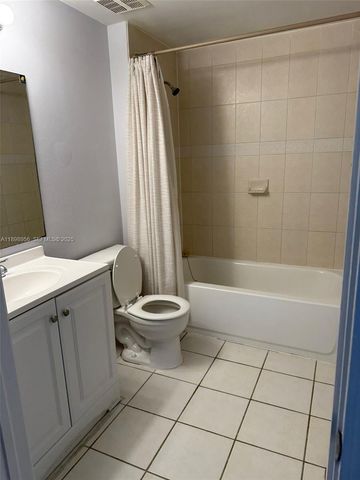 11040 SW 196th Street 211, Cutler Bay, FL 33157