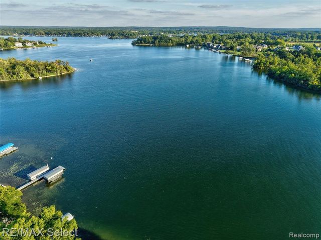 4224 W Four Lakes Avenue, Linden, MI 48451
