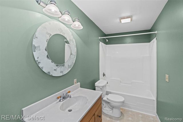 4224 W Four Lakes Avenue, Linden, MI 48451
