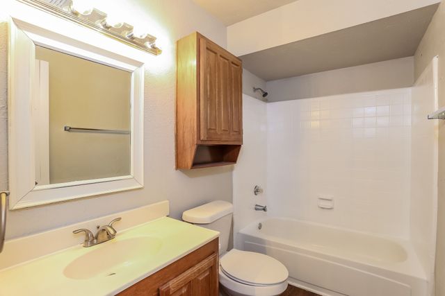 2416 Sutton Drive, Arlington, TX 76018