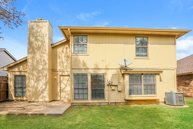 2416 Sutton Drive, Arlington, TX 76018