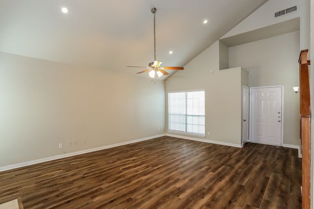 2416 Sutton Drive, Arlington, TX 76018