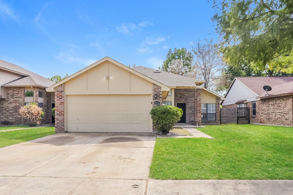 2416 Sutton Drive, Arlington, TX 76018