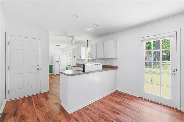 886 Oakhill Court, Stone Mountain, GA 30087