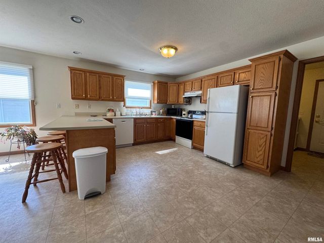 740 1ST Street, Sherman, IL 62684