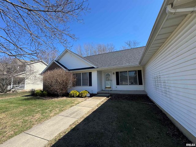 740 1ST Street, Sherman, IL 62684