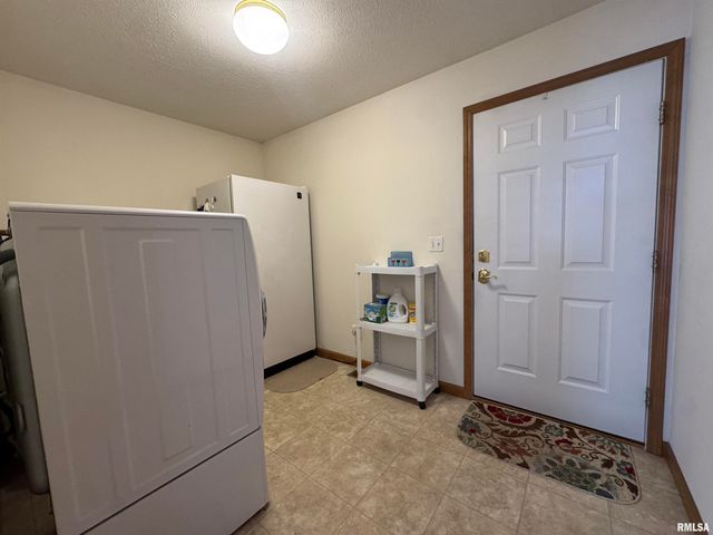 740 1ST Street, Sherman, IL 62684