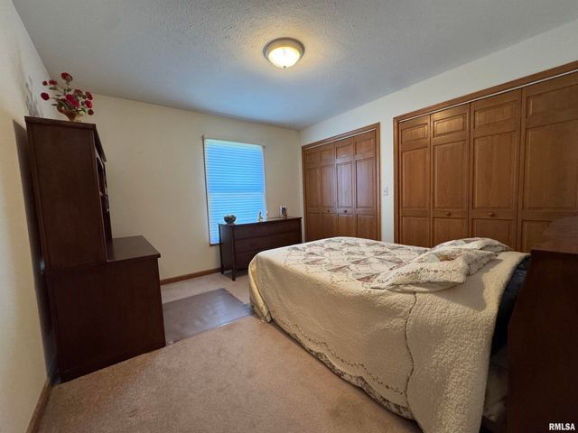 740 1ST Street, Sherman, IL 62684