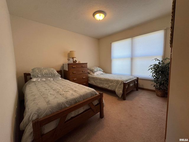 740 1ST Street, Sherman, IL 62684