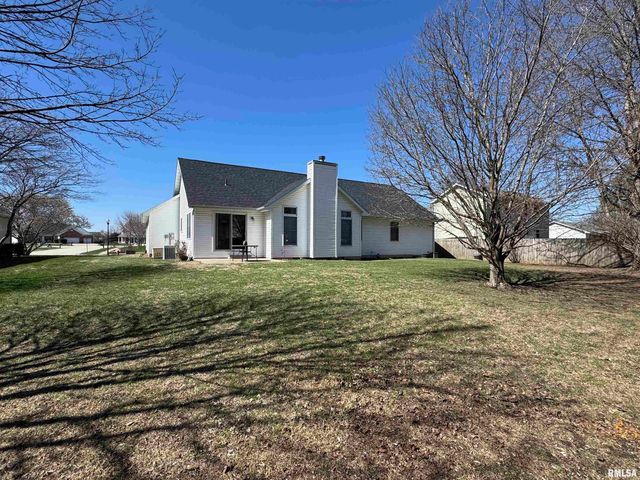 740 1ST Street, Sherman, IL 62684