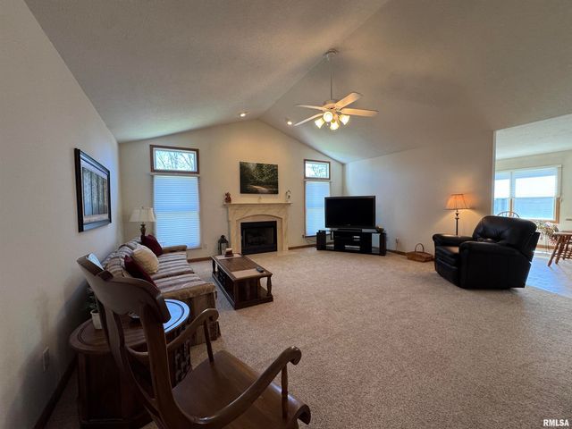 740 1ST Street, Sherman, IL 62684