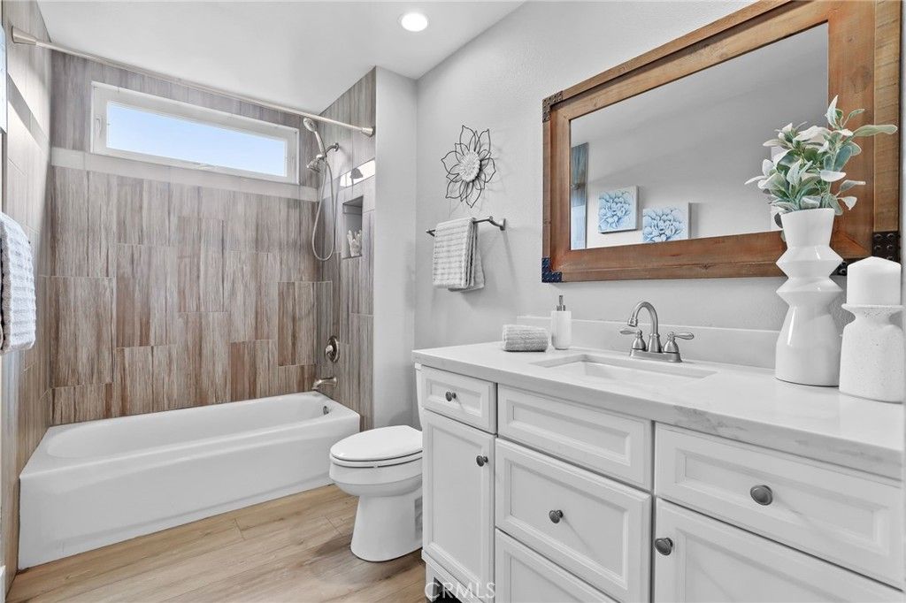 Image 14 of property listing at 1807 Valencia, Carlsbad, CA 92008