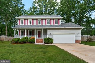207 MEADOW AVE, Colonial Beach, VA 22443
