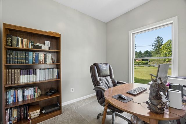 5 School St, Granby, MA 01033