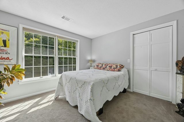 5 School St, Granby, MA 01033