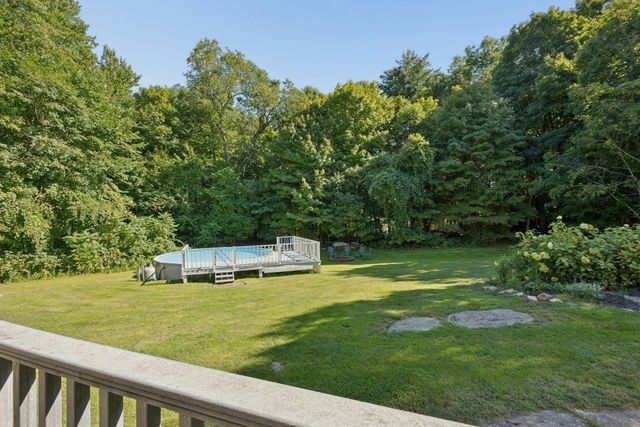 5 School St, Granby, MA 01033