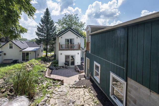 226 W Capitol DRIVE, Hartland, WI 53029