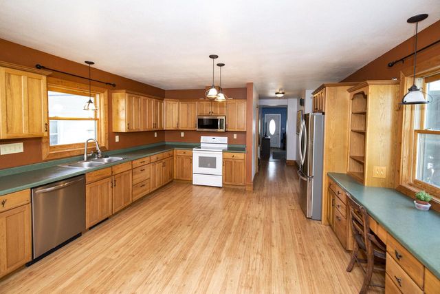 226 W Capitol DRIVE, Hartland, WI 53029