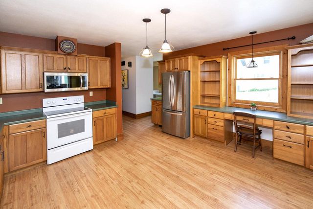 226 W Capitol DRIVE, Hartland, WI 53029