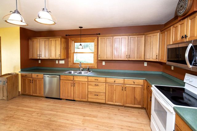 226 W Capitol DRIVE, Hartland, WI 53029