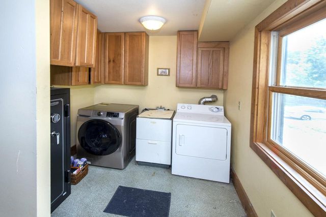 226 W Capitol DRIVE, Hartland, WI 53029