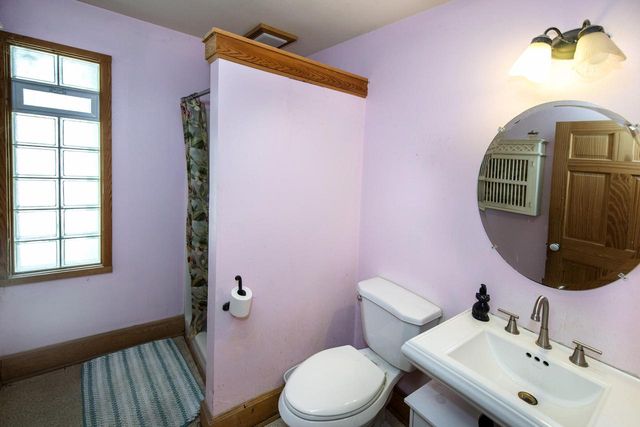 226 W Capitol DRIVE, Hartland, WI 53029