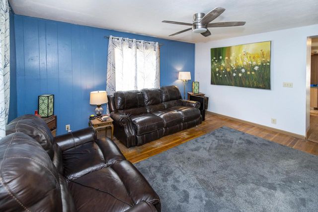 226 W Capitol DRIVE, Hartland, WI 53029
