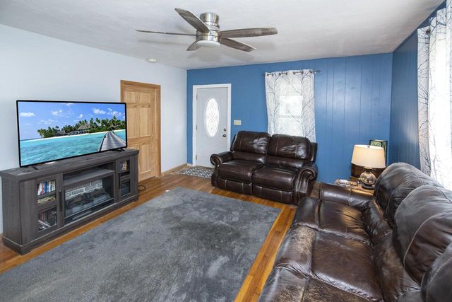 226 W Capitol DRIVE, Hartland, WI 53029