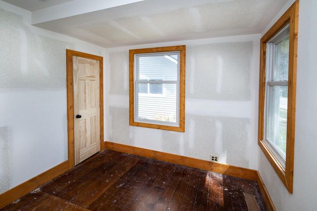 226 W Capitol DRIVE, Hartland, WI 53029