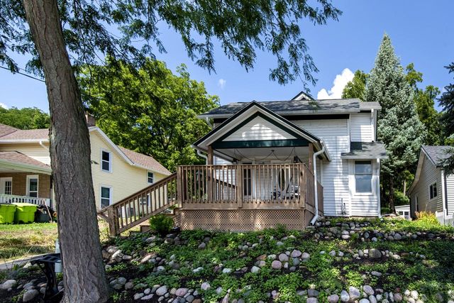226 W Capitol DRIVE, Hartland, WI 53029