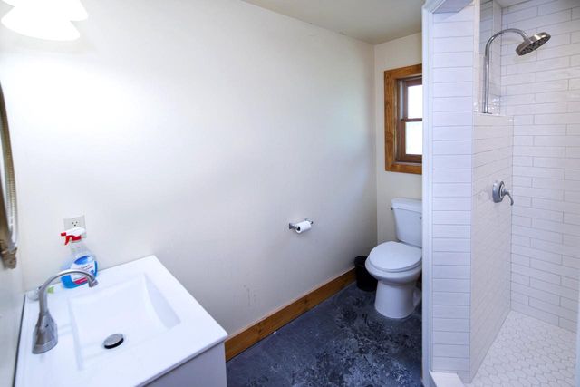 226 W Capitol DRIVE, Hartland, WI 53029