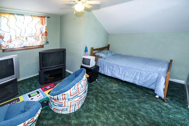 226 W Capitol DRIVE, Hartland, WI 53029