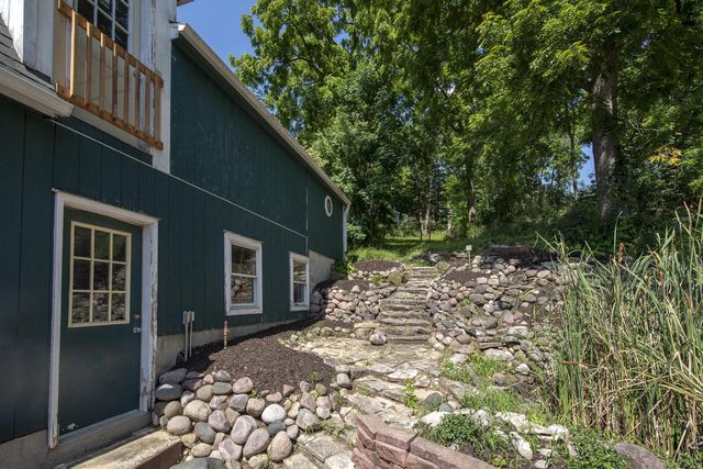 226 W Capitol DRIVE, Hartland, WI 53029