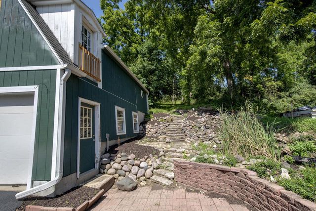 226 W Capitol DRIVE, Hartland, WI 53029