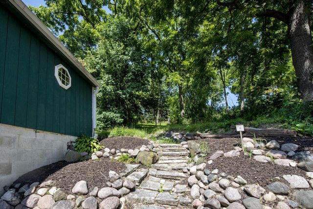 226 W Capitol DRIVE, Hartland, WI 53029