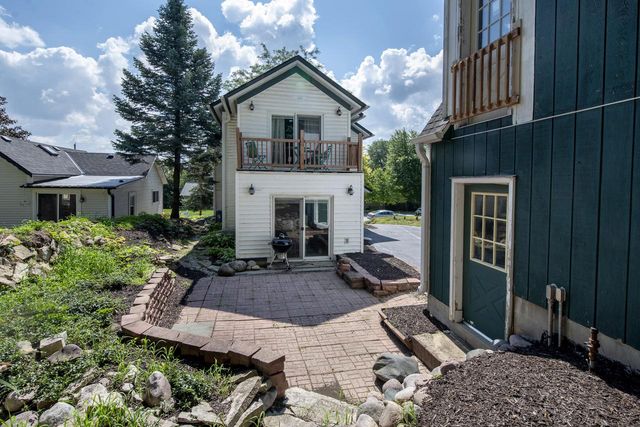 226 W Capitol DRIVE, Hartland, WI 53029
