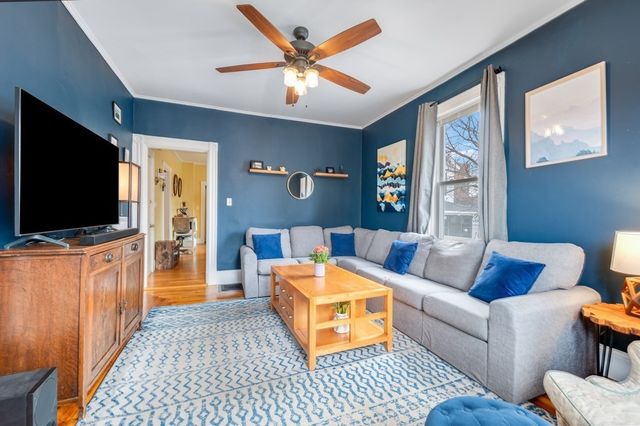 6 Pinedale Rd 1, Boston, MA 02131