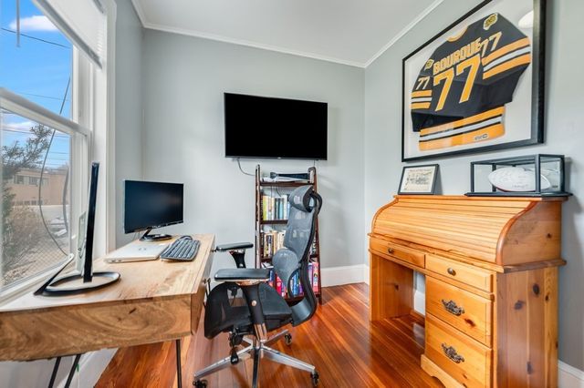 6 Pinedale Rd 1, Boston, MA 02131