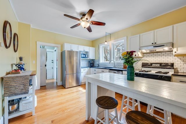 6 Pinedale Rd 1, Boston, MA 02131