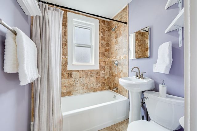 6 Pinedale Rd 1, Boston, MA 02131