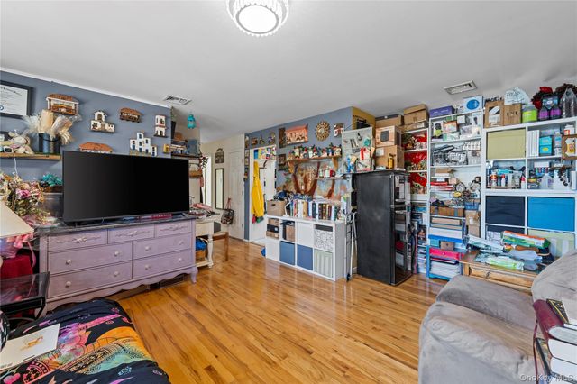 372 Madison Street, Franklin Square, NY 11010