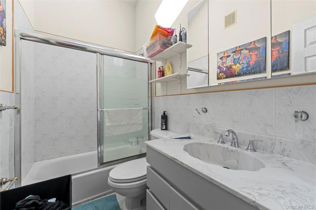 372 Madison Street, Franklin Square, NY 11010