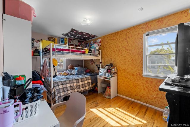 372 Madison Street, Franklin Square, NY 11010