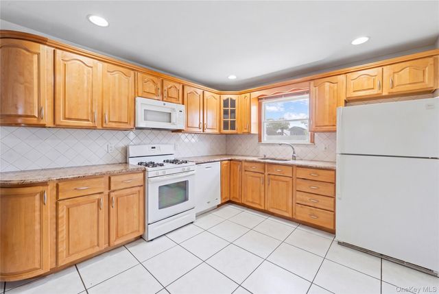 372 Madison Street, Franklin Square, NY 11010