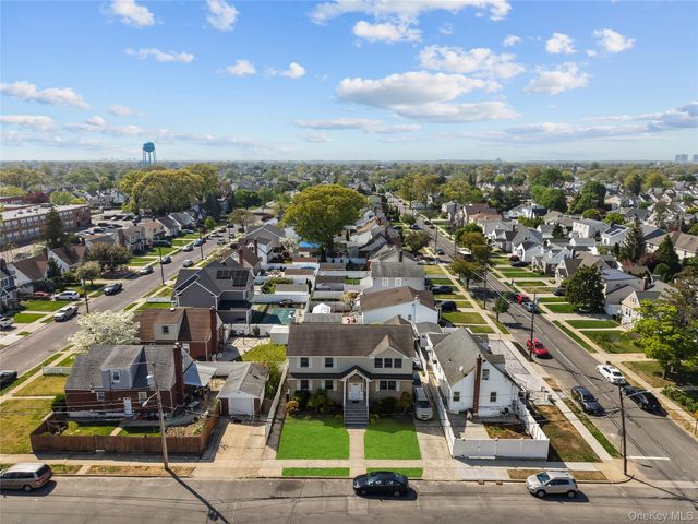 372 Madison Street, Franklin Square, NY 11010