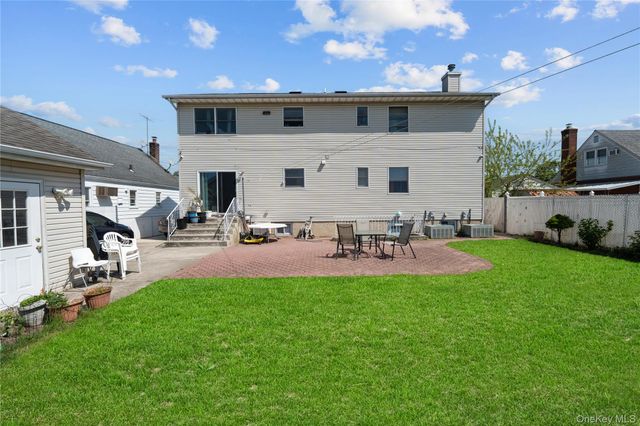 372 Madison Street, Franklin Square, NY 11010